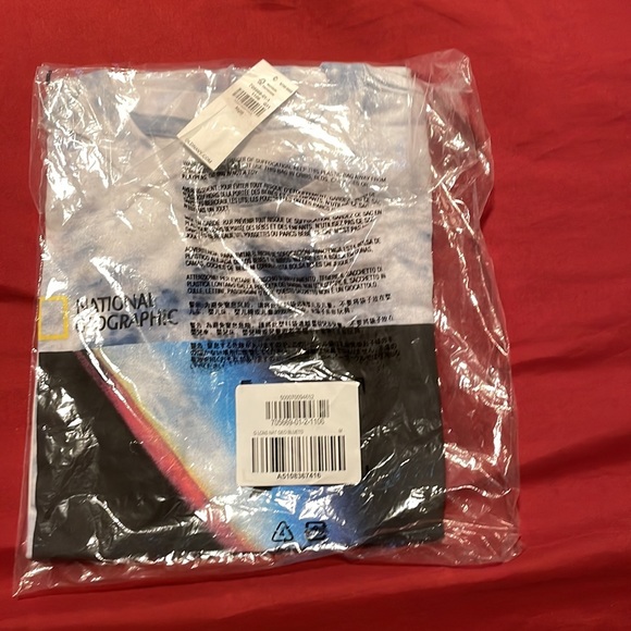 NATIONAL GEOGRAPHIC Shirt brand new for kids - Picture 2 of 4